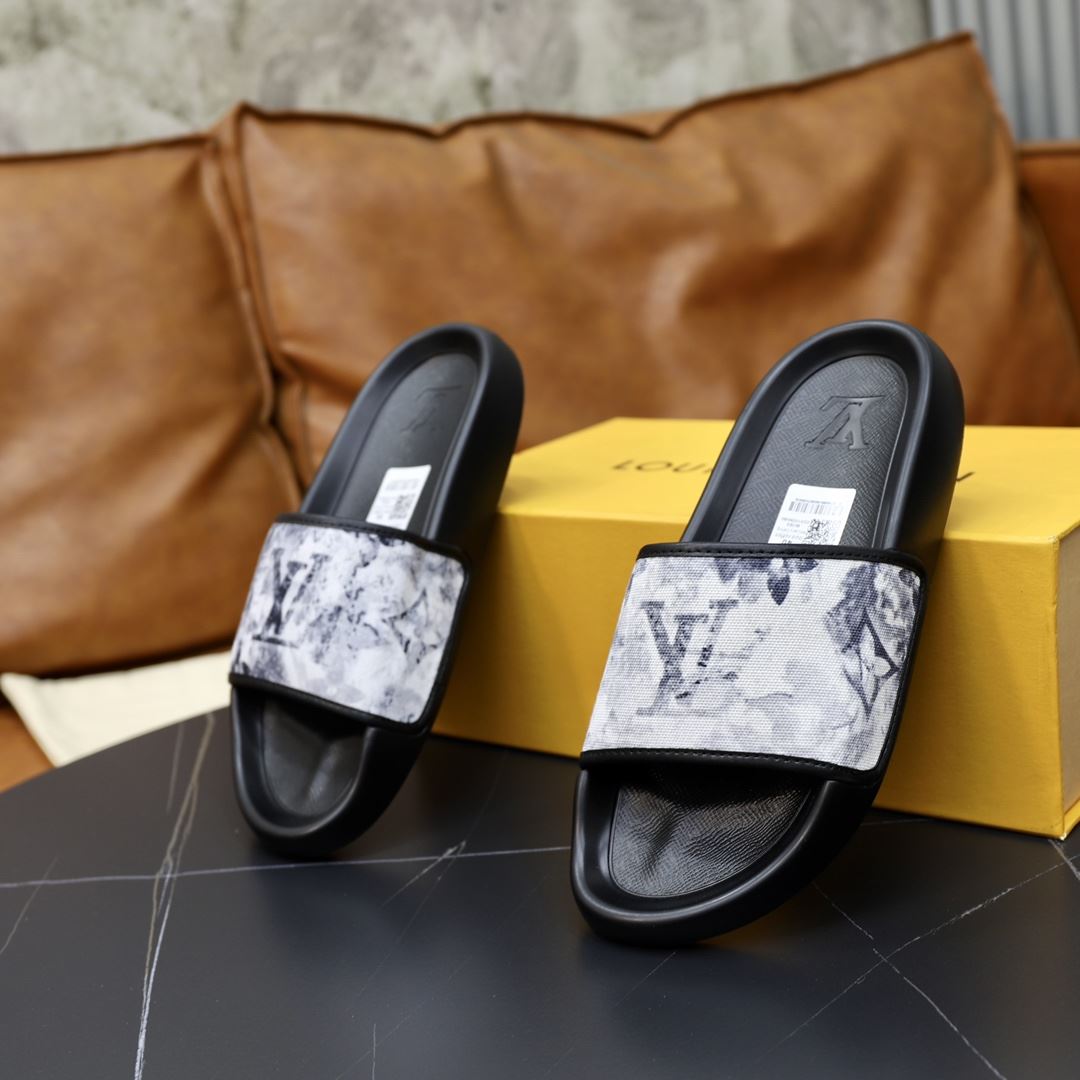 Louis Vuitton Slippers